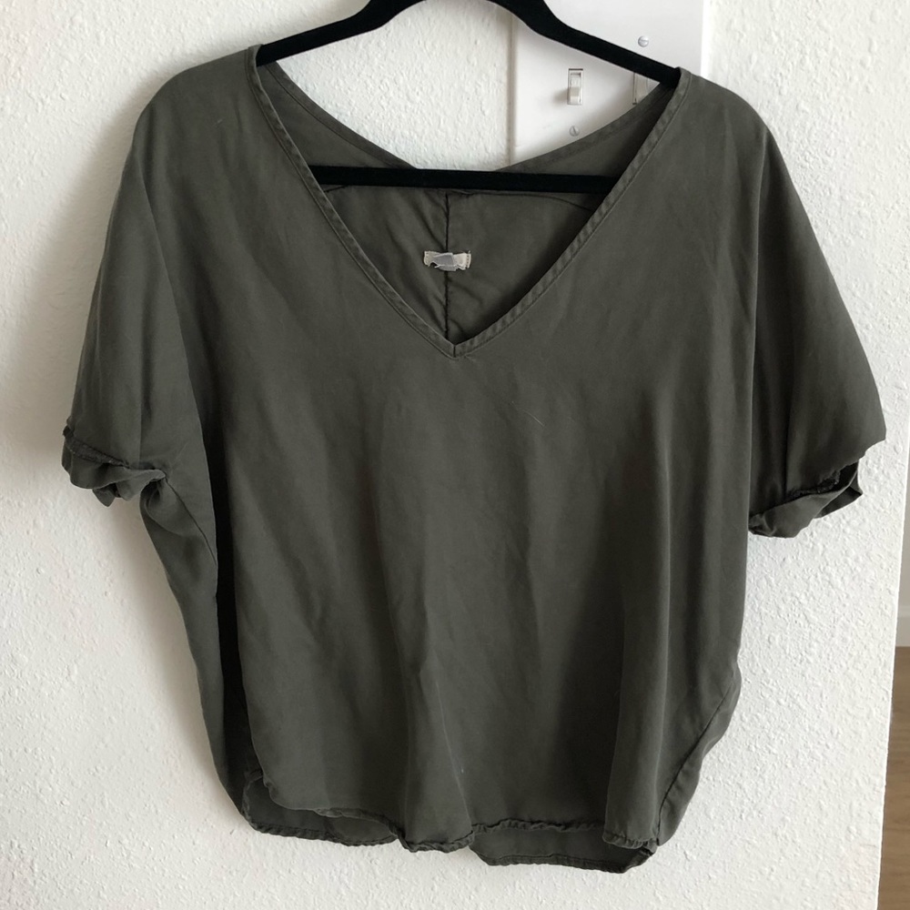 UO v neck top